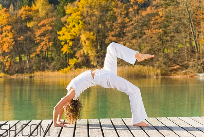 更年期練瑜伽的好處？冬季練瑜伽穿什么衣服？