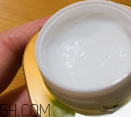 百雀羚肌初賦活系列怎么樣？百雀羚肌初賦活系列適合年齡