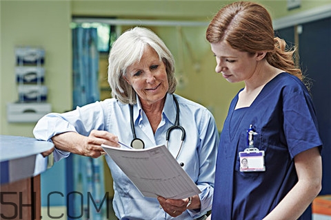 甲亢為什么會(huì)突眼？甲亢為什么會(huì)低鉀？