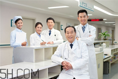 甲亢要吃多久的藥?甲亢要吃無(wú)碘鹽嗎?