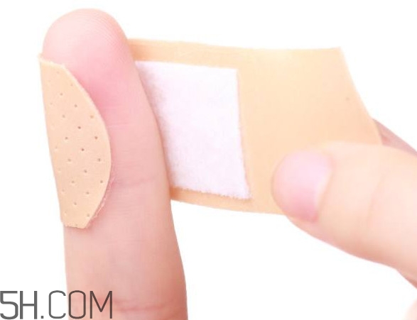 創(chuàng)可貼的膠怎么去除？創(chuàng)口貼哪些傷口不能用