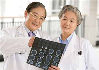 甲亢為什么會(huì)突眼？甲亢為什么會(huì)低鉀？