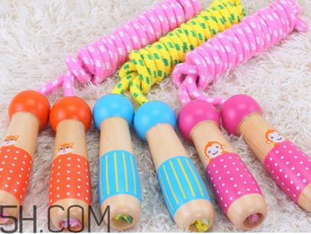 什么時候跳繩減肥效果最好？跳繩漏尿是怎么回事？