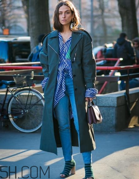 胸大的人適合穿什么衣服？胸大的女生穿什么衣服好看？