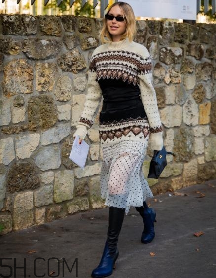 肩窄的女生穿什么毛衣好看？適合肩窄女生的毛衣款式