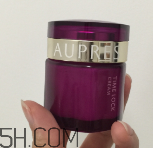 歐珀萊時(shí)光鎖緊膚霜怎么樣？適合年齡