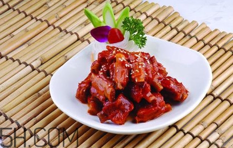 做糖醋排骨煮多長時(shí)間？酸甜排骨和糖醋排骨有什么區(qū)別