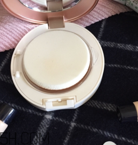 百雀羚粉餅怎么樣？百雀羚粉餅色號(hào)試色