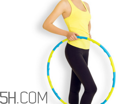 轉(zhuǎn)呼啦圈腰疼怎么辦？呼啦圈的花式轉(zhuǎn)法及姿勢