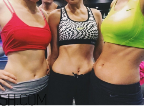 馬甲線(xiàn)和腹肌哪個(gè)好看？練習(xí)馬甲線(xiàn)的常見(jiàn)誤區(qū)