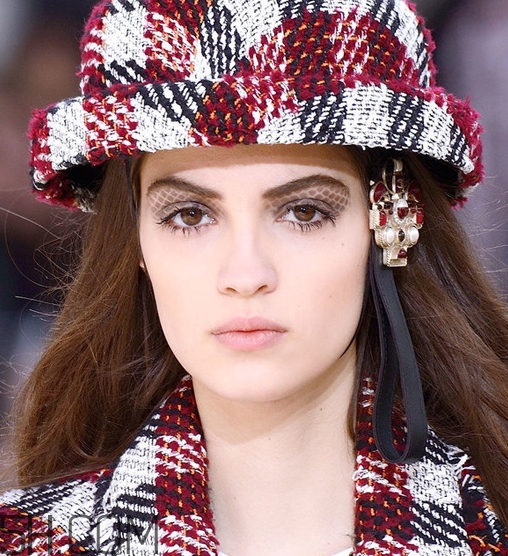 裸粉色口紅是什么顏色？裸粉色口紅試色