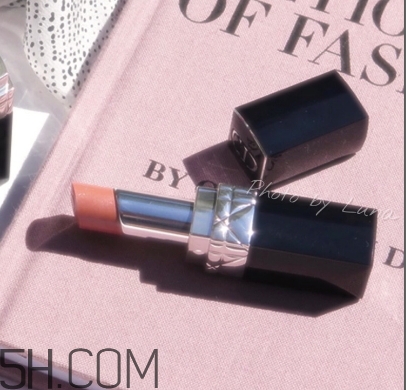 裸粉色口紅是什么顏色？裸粉色口紅試色