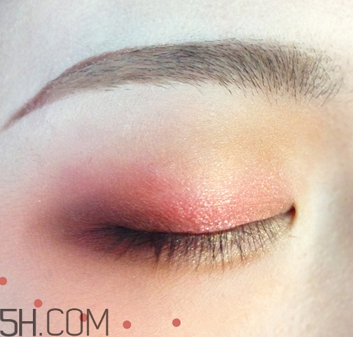 破碎娃娃妝怎么化？萬圣節(jié)破碎娃娃妝畫法教程