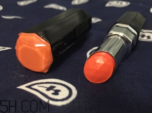 卡姿蘭和美寶蓮口紅哪個好？卡姿蘭和美寶蓮口紅對比