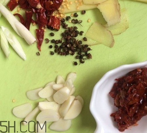 花蓋蟹和梭子蟹哪個好吃？花蓋蟹和梭子蟹區(qū)別