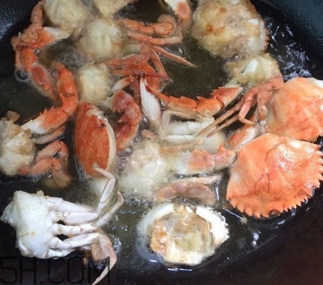 花蓋蟹和梭子蟹哪個好吃？花蓋蟹和梭子蟹區(qū)別