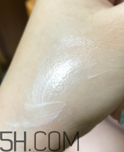 歐珀萊細(xì)致毛孔修顏露要卸妝嗎_怎么用 歐珀萊細(xì)致毛孔修顏露要卸妝嗎_怎么用