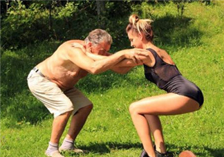 深蹲是力量訓(xùn)練嗎？深蹲是有氧還是無(wú)氧？