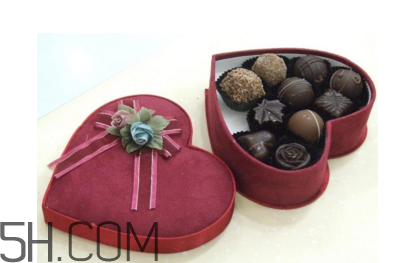 吃什么食物會(huì)導(dǎo)致失眠？睡前吃巧克力會(huì)導(dǎo)致失眠嗎？