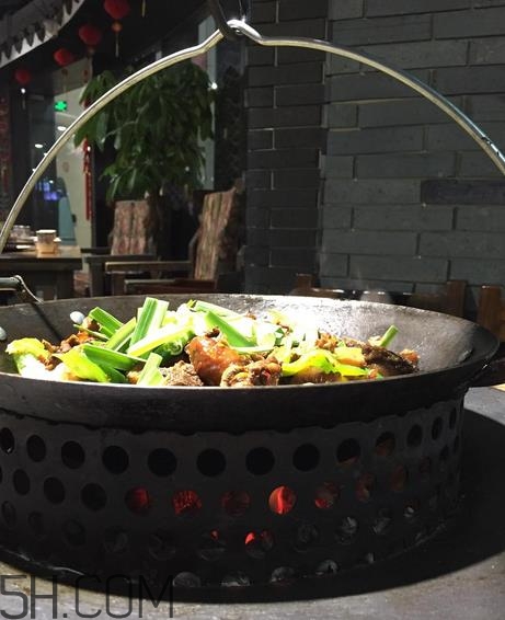 吊鍋是哪里的特色菜？吊鍋是什么菜系？