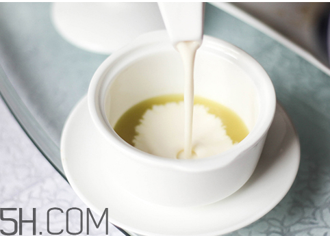 喝牛奶能治失眠嗎？什么是水牛奶？