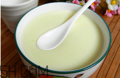 喝牛奶能治失眠嗎？什么是水牛奶？