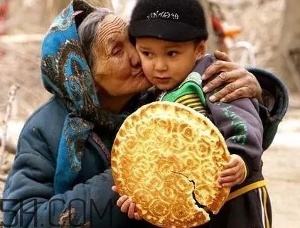 馕有營養(yǎng)嗎？維族人吃馕為啥要分開吃