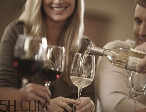 喝酒會(huì)影響記憶力嗎？喝酒會(huì)影響大腦嗎？