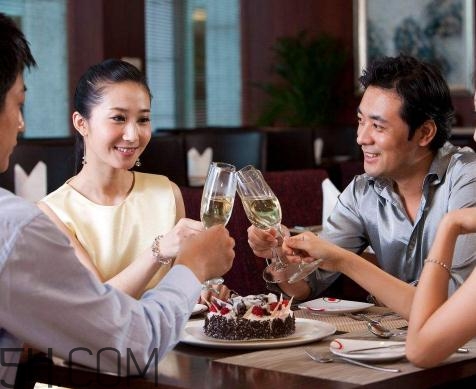 喝酒會(huì)引起尿路感染嗎？喝酒會(huì)引起尿道炎嗎？