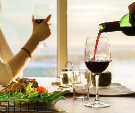 喝酒會引起尿酸偏高嗎？喝酒會引起尿毒癥嗎？