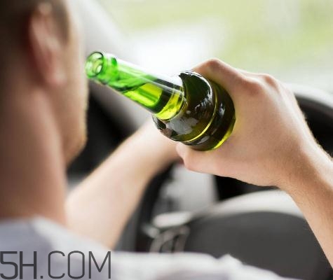 喝酒會引起痛風嗎？喝酒會引起面癱嗎？