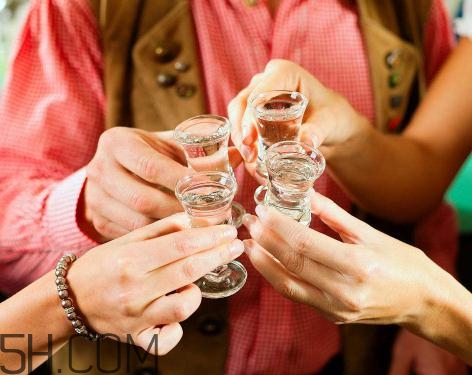 身上有傷口能喝酒嗎？喝酒會(huì)影響傷口愈合嗎？