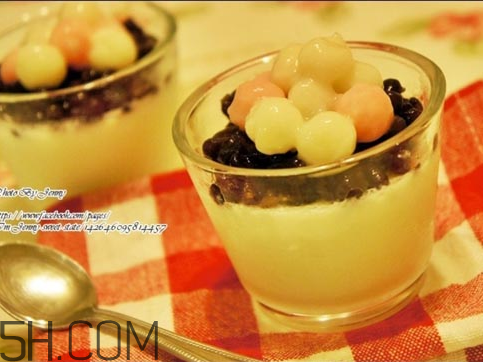 牛奶凍可以用酸奶嗎？純牛奶可以做酸奶嗎？