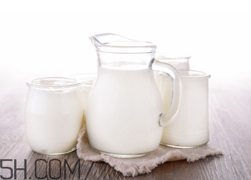 牛奶凍可以用酸奶嗎？純牛奶可以做酸奶嗎？