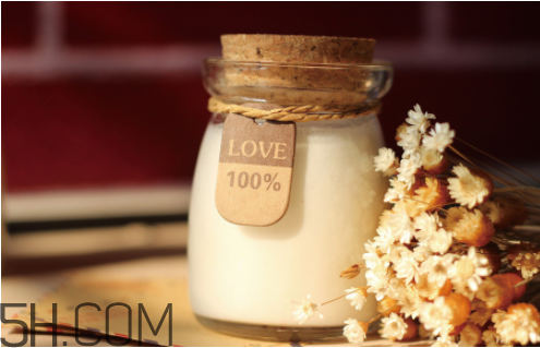 牛奶和什么水果一起吃？牛奶保質期一般多久？