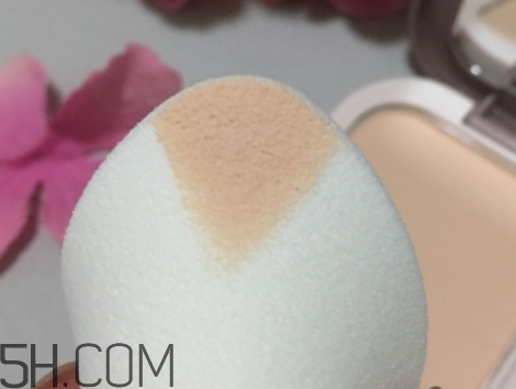 卡姿蘭粉餅怎么用？卡姿蘭粉餅使用方法