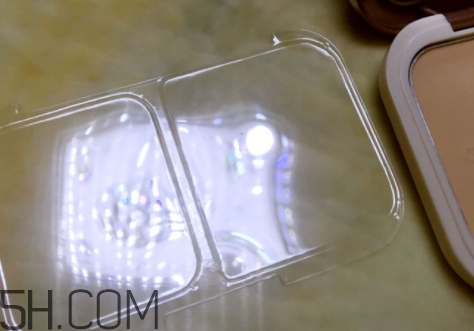 卡姿蘭粉餅哪款好用？卡姿蘭粉餅哪款好？