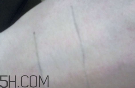 卡姿蘭粉餅?zāi)膫€(gè)色號(hào)好？卡姿蘭粉餅色號(hào)試色