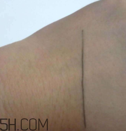 卡姿蘭粉餅?zāi)膫€(gè)色號(hào)好？卡姿蘭粉餅色號(hào)試色