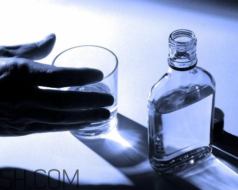 喝酒肝疼怎么回事？喝酒會(huì)得肝癌嗎？