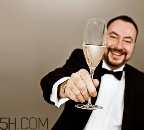 喝酒肝疼怎么回事？喝酒會(huì)得肝癌嗎？