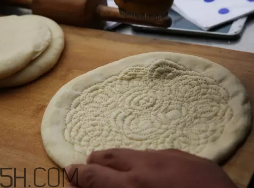 新疆的馕吃了長胖嗎？馕是怎么做的