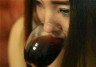 喝酒會引起尿路感染嗎？喝酒會引起尿道炎嗎？