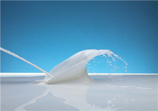 純牛奶和酸奶哪個好？純牛奶做酸奶的方法