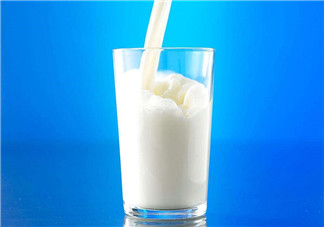 純牛奶打開(kāi)后能放多久？牛奶可以煮沸嗎？