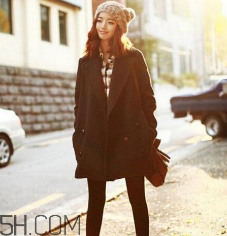 毛呢大衣發(fā)黃了怎么辦？呢子大衣發(fā)黃怎么清洗？