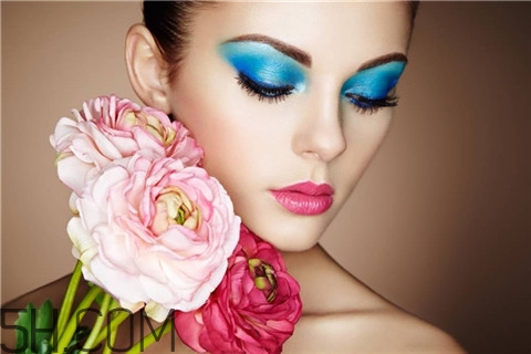 隆胸能坐飛機(jī)嗎？隆胸能維持多長(zhǎng)時(shí)間？