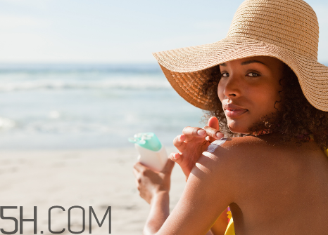 丸美防曬霜的價格是多少？spf50的防曬霜傷皮膚嗎？