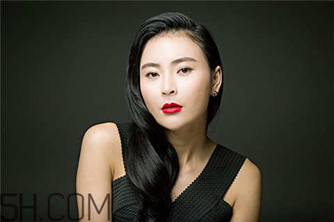 隆胸是用什么材料？隆胸是從哪里切口？