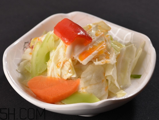 四川泡菜幾天能吃？四川泡菜每次加菜時加糖還是糖水